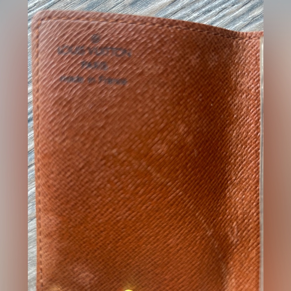 Louis Vuitton Monogram Card Holder - Picture 6 of 7